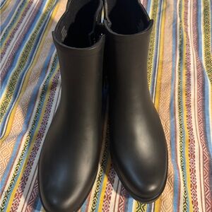 Lucky Brand women’s Basel Rainboot. Sz 9
